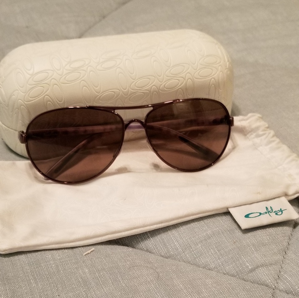 Womens Oakley Feedback Aviators